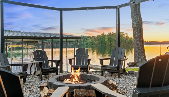 Lakefront ·Hot Tub ·Sauna · Private Dock ·Fire Pit in Hot Springs Village