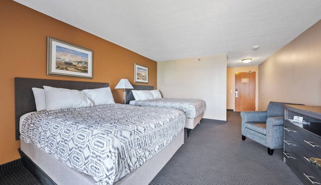 Lakefront Hotel Guest Room - Sleeps 4 in Put-in-Bay