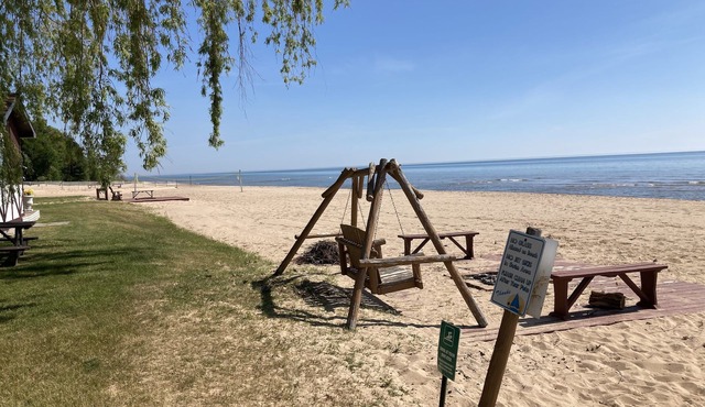 Lakeside condo. in Oscoda