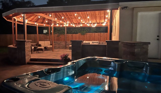 Large BOHO home with mountain views and HOT TUB! in Colorado Springs