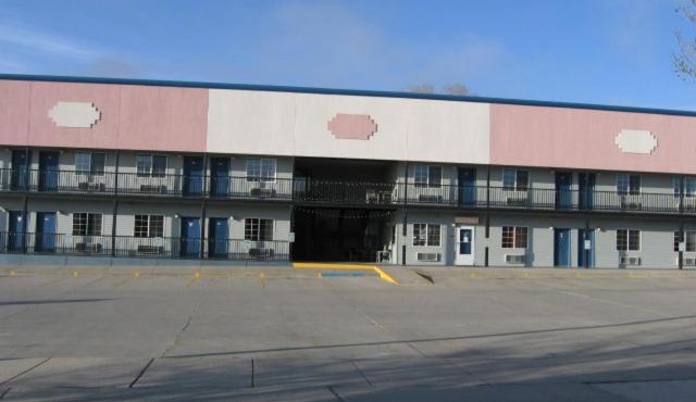 Little Bear Motel in Green River
