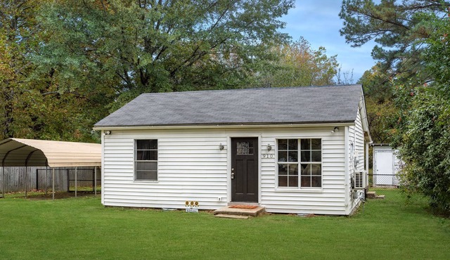 Little Rock Air Force Base Tiny House-Pet Friendly! in Jacksonville