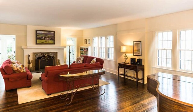 Longacres - LAKEFRONT ESTATE WITH OVER 200FT PRIVATE BEACH!! 2023 OPEN! in Lakeside