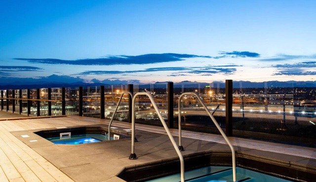 Luxurious King Room with Breathtaking Mountain Views and Modern Elegance in Denver