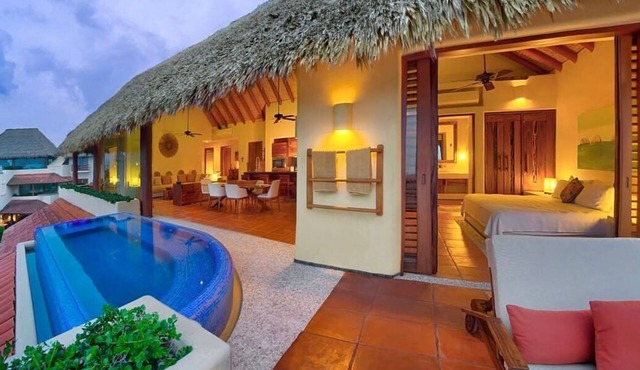 Luxurious Oceanview Penthouse in Playa Blanca in Zihuatanejo