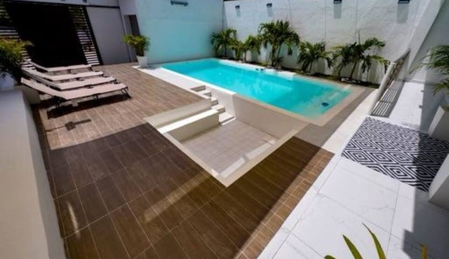 Luxury 4BR/9 Beds Home - 2 Blocks from the beach in Chelem