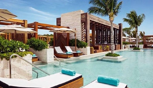 Luxury, Beach Adjacent 2BR 2.5BA GRAND LUXXE Master Suite 2600sft. (Sleeps 6-8)