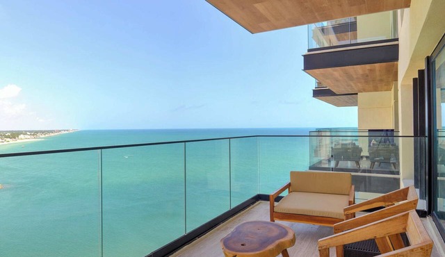 Luxury Oceanfront Condo | Marina Resort | 3BR | Pools | Sleeps 10 in Progreso