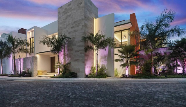Luxury Villa w/Pier and Beach, Resort Amenities in Cozumel