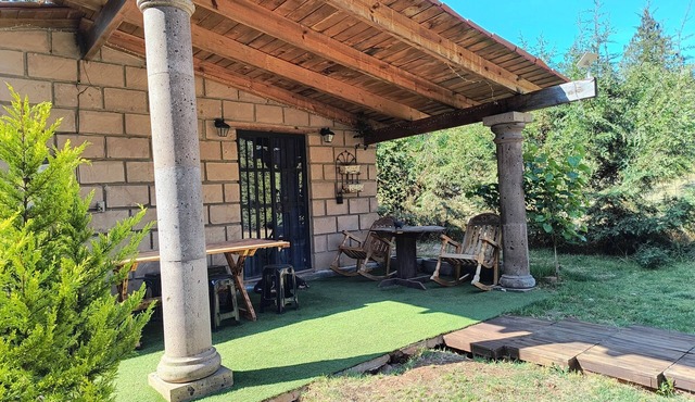 Metztli cabin 4 minutes from the center of Amealco, family atmosphere, internet in San José Ithó
