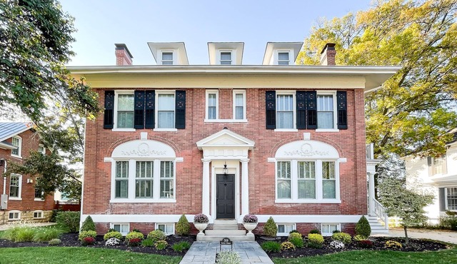 Mill Haus - Heated Swimming Pool, Hot Tub, Dog Friendly, Downtown in Washington