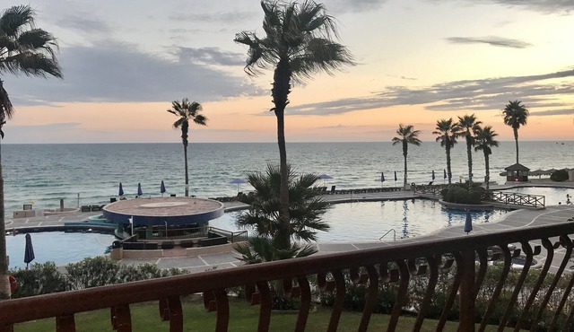 MODERN 1 BEDROOM OCEANFRONT CONDO WITH BREATHTAKING VIEWS 🌴SONORAN SUN RESORT🌴 in Puerto Peñasco