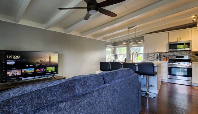 Modern Apartment Near Downtown Sac in West Sacramento