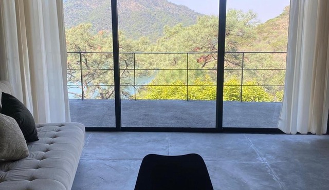 "Modern Loft Spectacular View of Mountain and Lake in Valle de Bravo