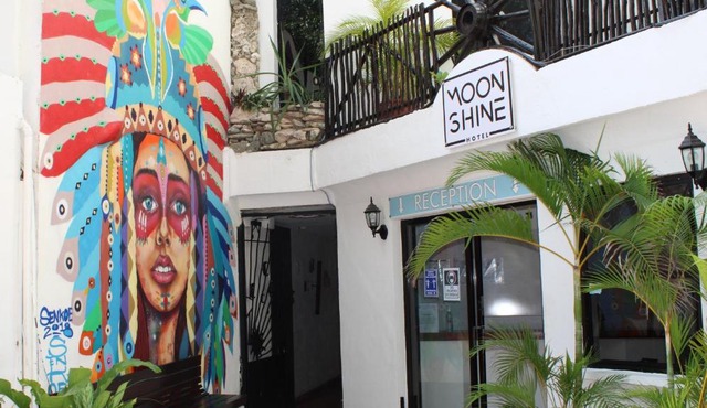Moonshine Hotel in Playa del Carmen