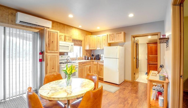 Murphysboro Retreat w/Deck Near Kinkaid Lake! in Murphysboro