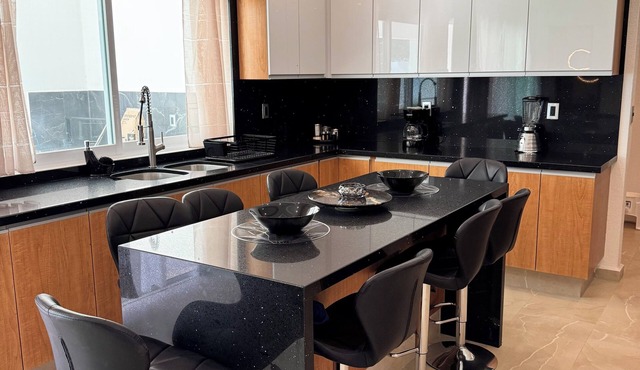 VACATION FAMILY HOME, MODERN HIMALAYA II in Fraccionamiento Lomas de Cocoyoc