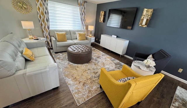 Norland Getaway, great west end location, Hot Tub-Pet friendly, Arcade! in Dubuque