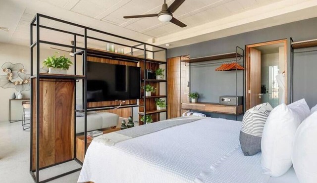 Ocean Boutique Condos