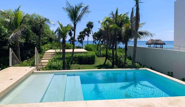 Ocean-View Patio, 9 Pools & Beach Club in Akumal
