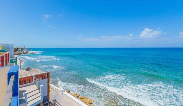 Oceanfront Villa w/Rooftop Terrace & Private Pool Castillito del Caribe in Isla Mujeres