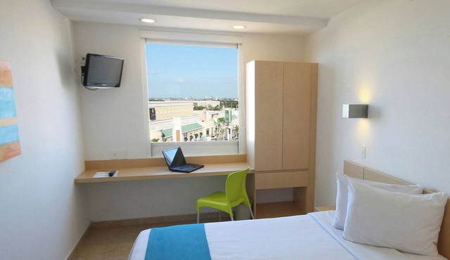 One Coatzacoalcos Forum in Coatzacoalcos