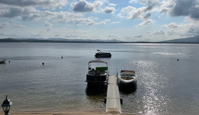 Ossipee Lake cottage with beach and dock in Ossipee