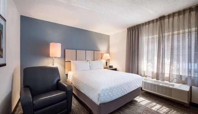 Perfect for Groups! 4 Spacious Units with Kitchens, Pets are Welcome! in Plano