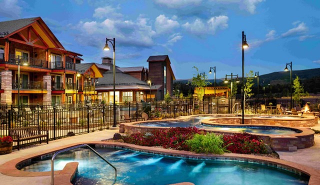 Premium Skiing Winter Escape! Upscale Villa Resort in Breckenridge
