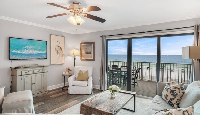 Private Beachfront Sleeps 12 Gated Pool Luxury accommodations in Destin