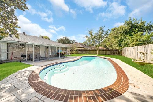 Private Pool, Pool Table, Outdoor kitchen,Spa in Houston