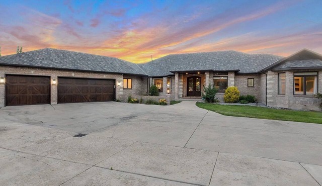 Private Resort Estate — Pool, Theater & Wasatch Sunsets in Draper