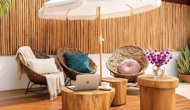 Quiet Mornings, King & 2BR Suites, Sleeps 2-8, Kitchen WiFi AC, Beach, 5th Ave, ADO & Ferry 4 Min