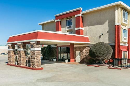 Ramada by Wyndham Oklahoma City Airport North in Oklahoma City