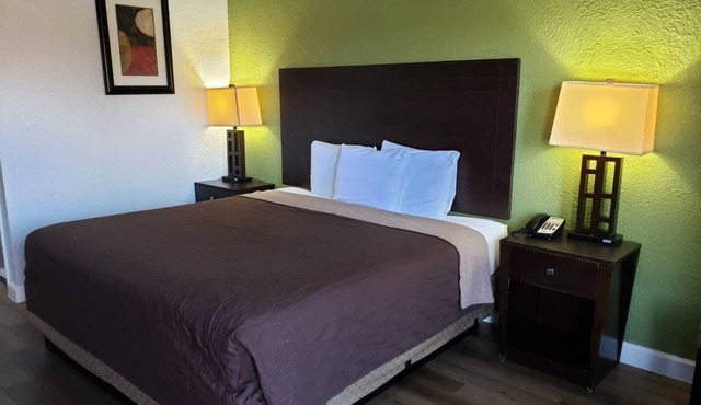 Relax Inn in Claxton