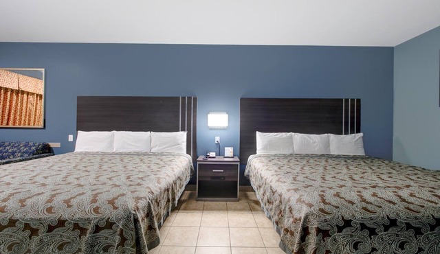 Relaxing Room Near Downtown Weslaco – Just 1.7 Mi Away! | Free Parking in Weslaco