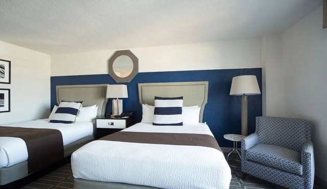 Relaxing Room with Swimming Pool & Nautical Décor for a Perfect Getaway in League City