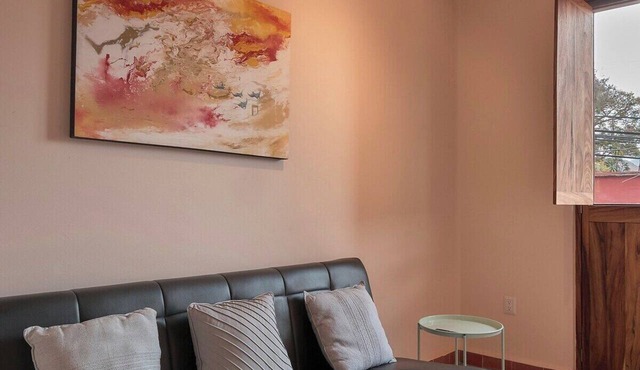 Rojo:Stylish Apartment w/AC and premium location in Historic Center in Oaxaca de Juárez