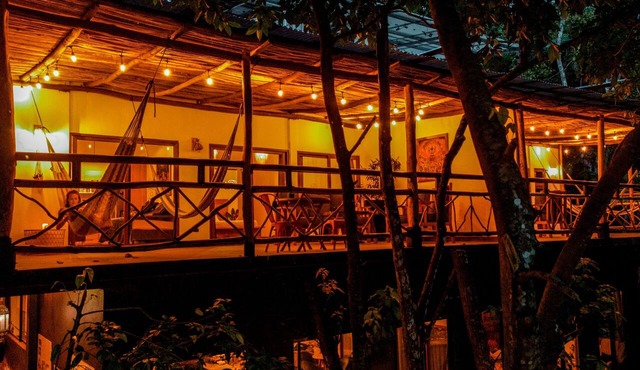 Samaya Lush Lakeside Apt. - Mystic Lotus in Flores