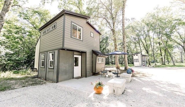 Secluded Tiny House near Owensville, Missouri - Ideal for a Glamping Vacation with Family and Friends in Canaan Township
