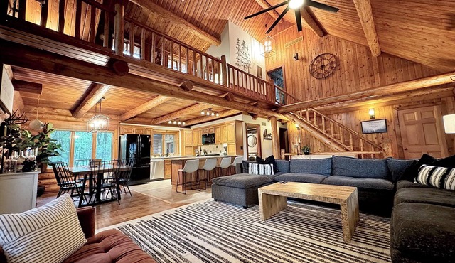 Serene Private Luxury Escape w/Beautiful Porches, Spa Patio & Fun Game Rooms in Bloomington