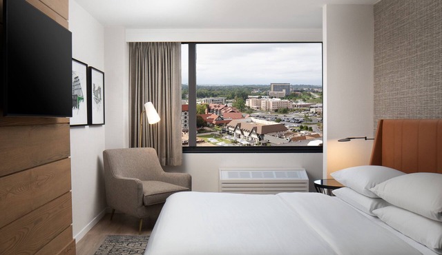 Sheraton Westport Plaza Hotel St. Louis in Maryland Heights
