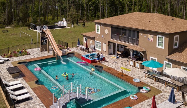Sleeps 54 - "Never BORED" Game Themed House 2.0 - The Great Escape Parkside in Clermont