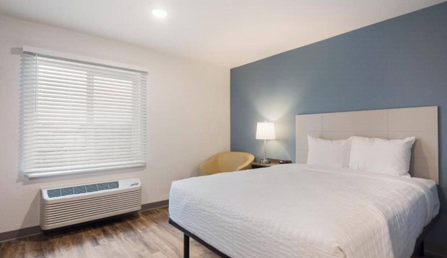 Spacious Accommodation w/Cooking Amenities & Great Local Access in Newnan