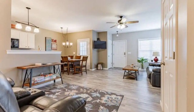 SPACIOUS TOWNHOUSE with the COMFORTS of HOME in Champaign