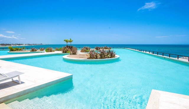 Splendid 3BR beachfront villa for 9 Yucalpeten Marina Resort in Progreso