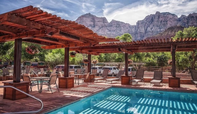 Springdale Outpost | 1 Unit | 1.4 Miles from Bit & Spur Saloon and Local Dining in Springdale