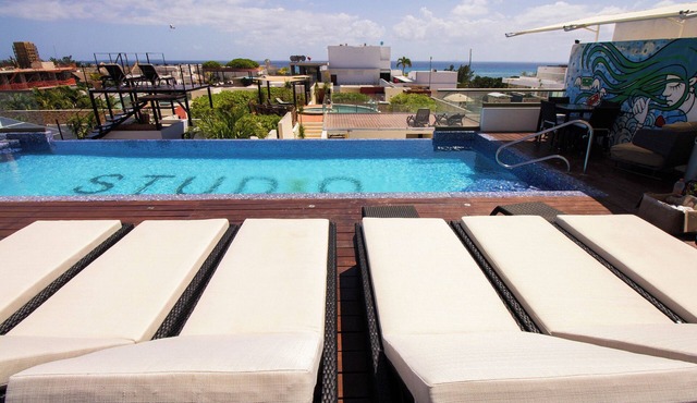 Steps to Beach & 5th Ave | 2BR | Rooftop Infinity Pool