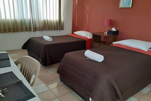 Suite Azalea, cocineta, baño privado, ubicación in Tepic