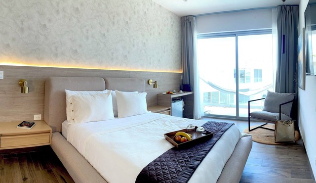 Suite with Private Terrace and Modern Design